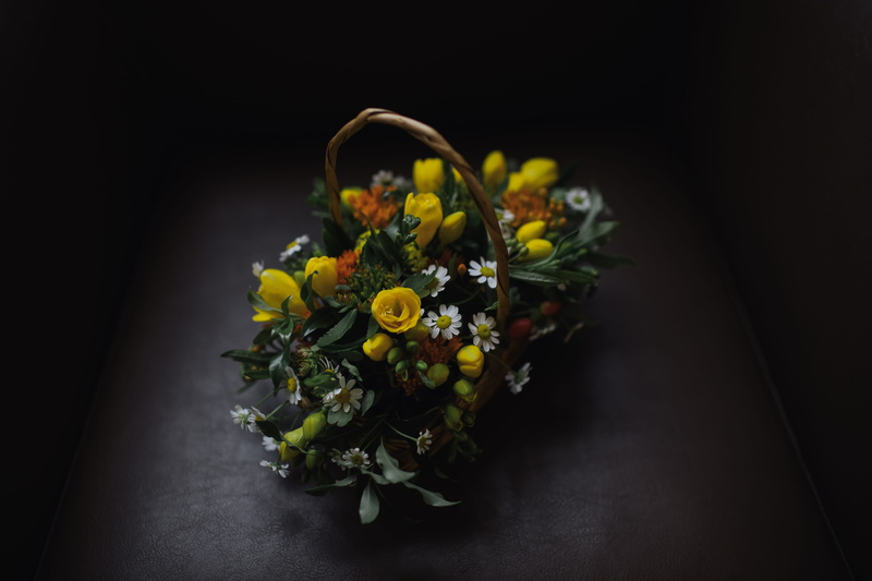 freshness, nature, basket, black background, 5K, bunch of flowers, rose, flowers, daisy, yellow, bouquet, still life, no people, studio shot, vulnerability