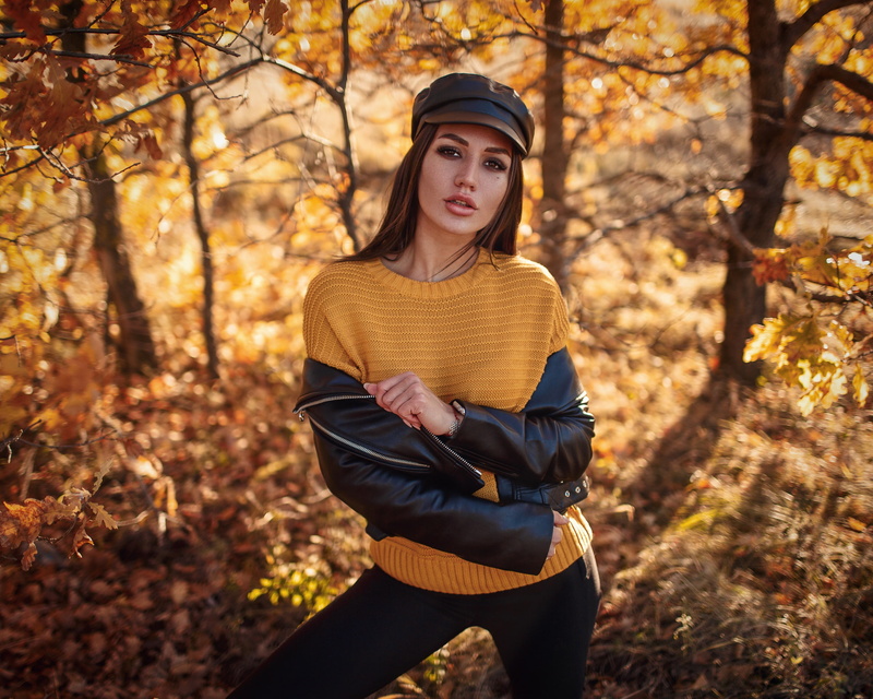 land, women, young women, forest, hairstyle, plant, lifestyles, leisure activity, standing, young adult, casual clothing, focus on foreground, outdoors