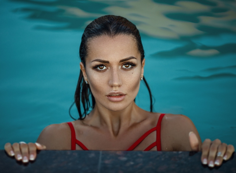 pool, Sergey Sorokin, 1080P, girl, face, look, hands