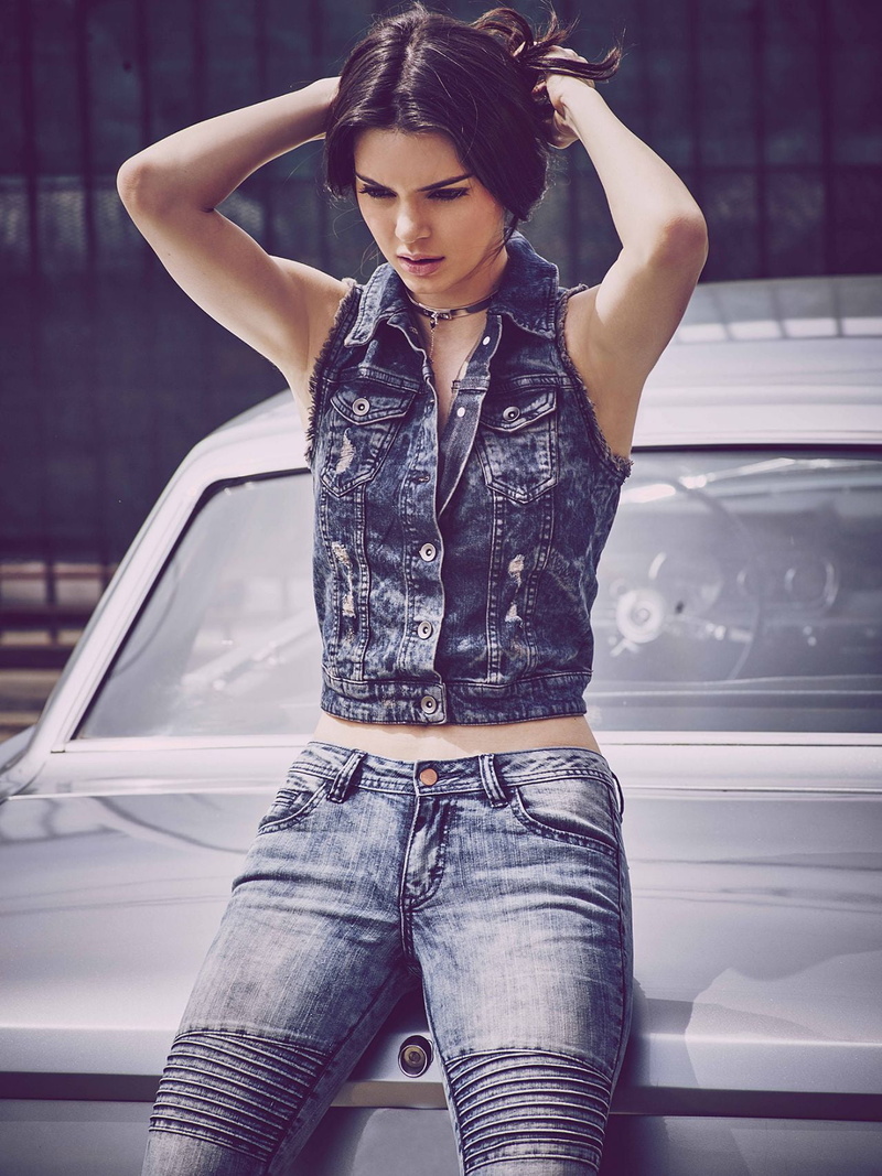 Kendall Jenner, women, 720P, brunette, dark hair, jeans, model