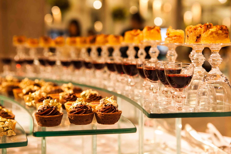 shelf, focus on foreground, indulgence, food And Drink, 4K, restaurant, no People, business, buffet, wine, cake, snack, food And Drink Industry, banquet