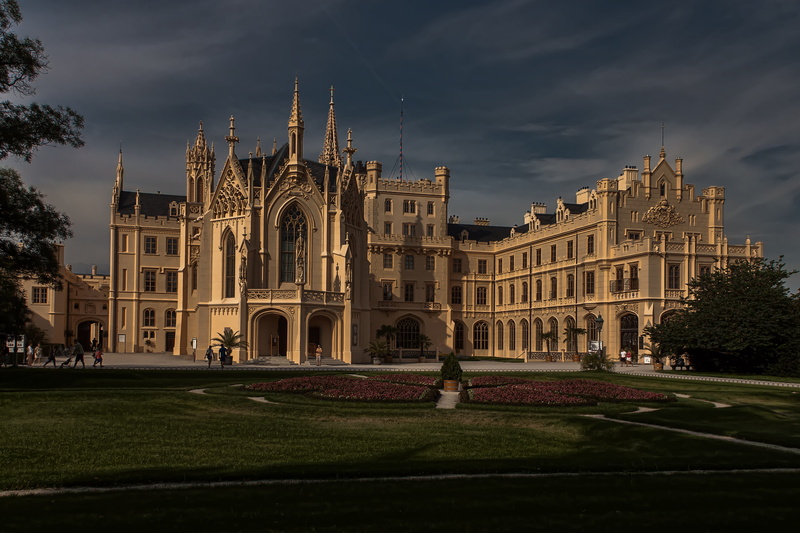 building, religion, sky, facade, czech republic, gothic, incidental people, day, plant, nature, 4K, historical monument, fridge, cloud - sky, lock, the past