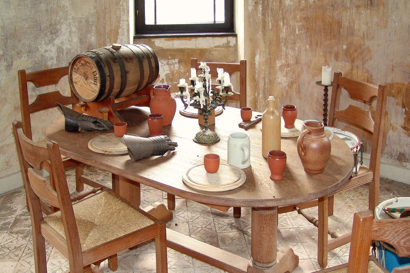 built structure, indoors, day, food and drink, knight, Round Table, chair, absence, seat, old, architecture, Middle Ages, window, old-fashioned, 2K, table
