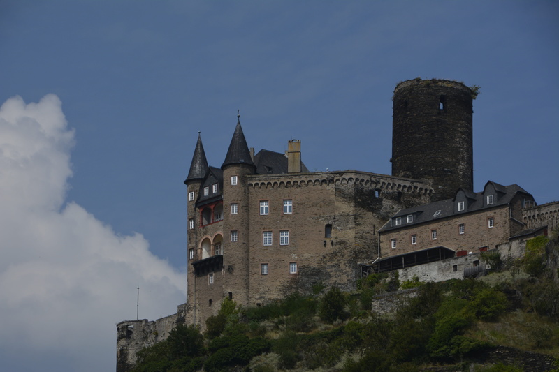 the past, river, view, current, 5K, low angle view, tourism, architecture, travel, romantic, tower, fort, travel destinations, history, outdoors, summer