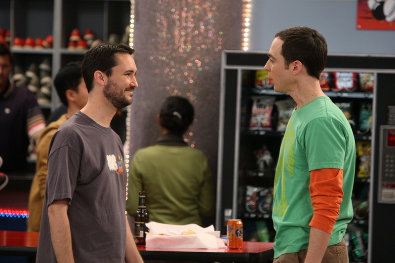 mid adult men, sheldon cooper, leisure activity, standing, glass, technician, professional Occupation, adult, customer, men, situation, equipment, casual clothing