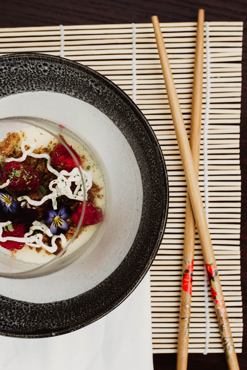refreshment, minimalistic, organic, meal, eat, spring, plate, crockery, modern, chopsticks, gourmet, fine dining, food And Drink, chocolate, 5K, healthy Eating