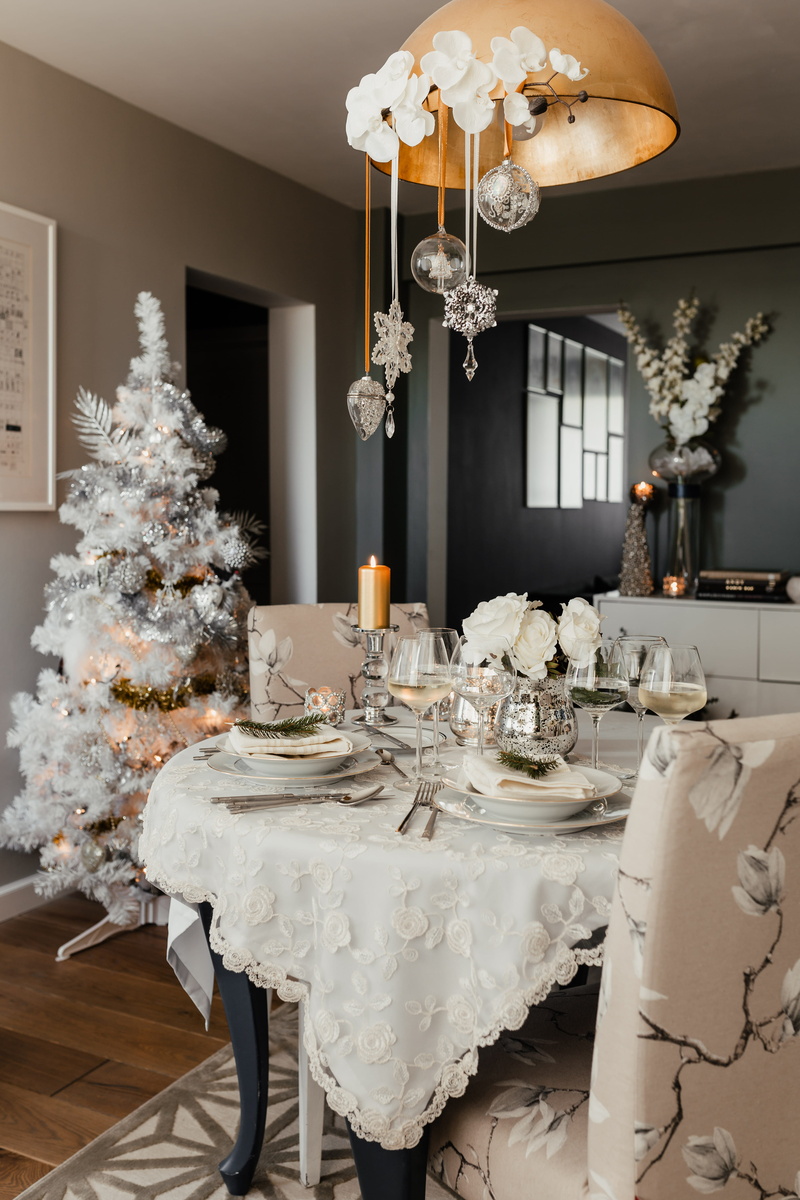 luxury, white color, dining, silver, dining room, decorations, elegance, xmas, seat, ceiling, table, home interior, wealth, christmas eve, place setting