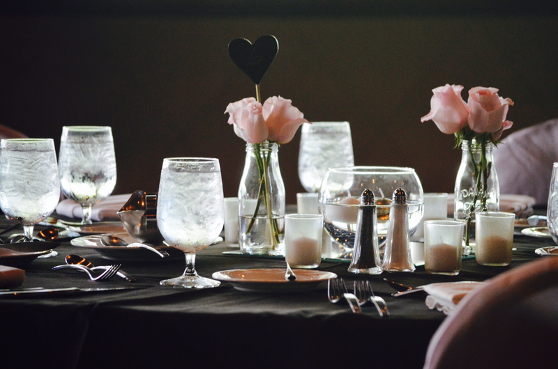 eating utensil, beauty in nature, table, Wedding Reception, indoors, table knife, arrangement, refreshment, clear, 4K, wineglass, flower, glass, Dinner