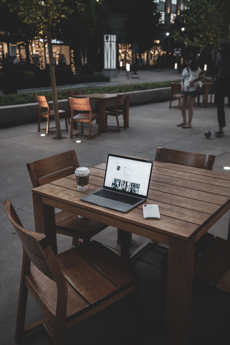 human, 5K, wood - material, computer hardware, cup, flooring, incidental people, keyboard, seat, setting, furniture, table, wireless technology, glass