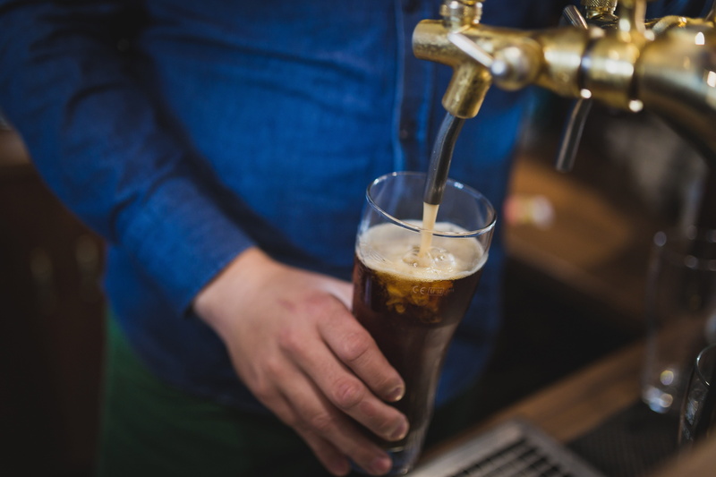 one person, 5K, glass, keg, pour, alcohol, person, happy hour, food and drink, liquid, close-up, indoors, hand, drinking, latte, beer - alcohol, adult