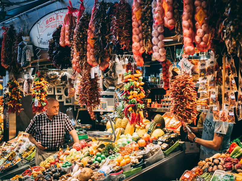 real people, retail, consumerism, spain, barcelona, 4K, food and drink, sale, buying, vegetables, choice, orange, for sale, business, retail display, food market