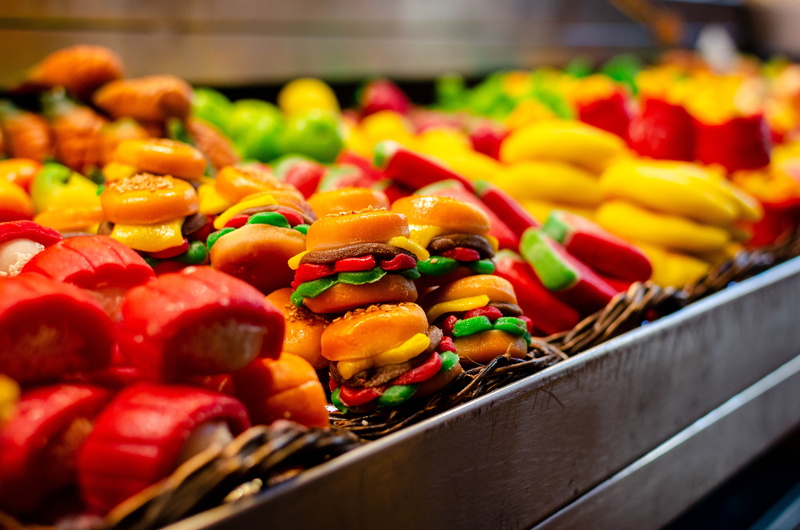 barcelona, chopped, bell pepper, burger, spain, freshness, sushi candy, no people, 4K, multi colored, market, candy, pepper, red, hot dog, healthy eating
