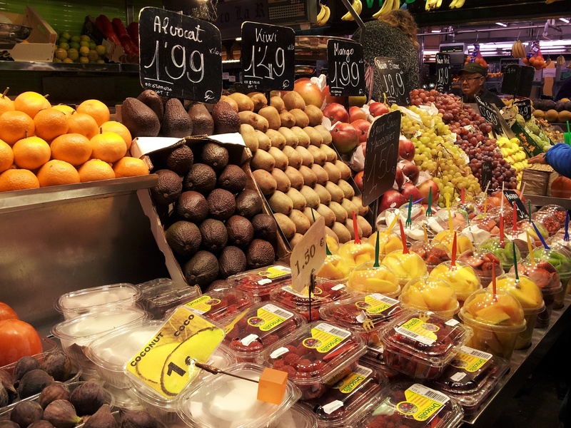variation, retail display, city, choice, fruit, price tag, organic, arrangement, food, store, orange, large group of objects, freshness, healthy eating