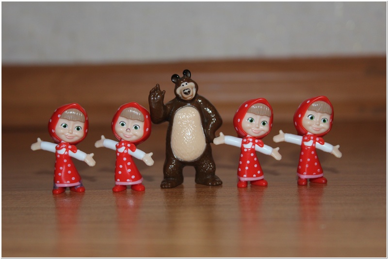 mung, still life, toy, wood - material, plastic, side by side, 5K, craft, childhood, representation, christmas, figurine, table, art and craft, bear, human representation