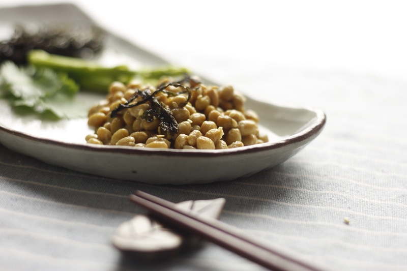 no people, natto, spoon, food and drink, studio shot, meal, close-up, ready-to-eat, 4K, green color, wellbeing, plate, freshness, selective focus, crockery