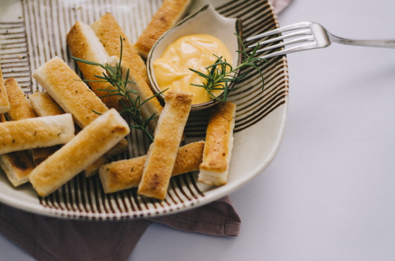 potato, board, freshness, Italian, Bread, ready-to-eat, herb, fork, snack, fresh, vintage, breadstick, pastry, salty, kitchen utensil, eating utensil, table knife