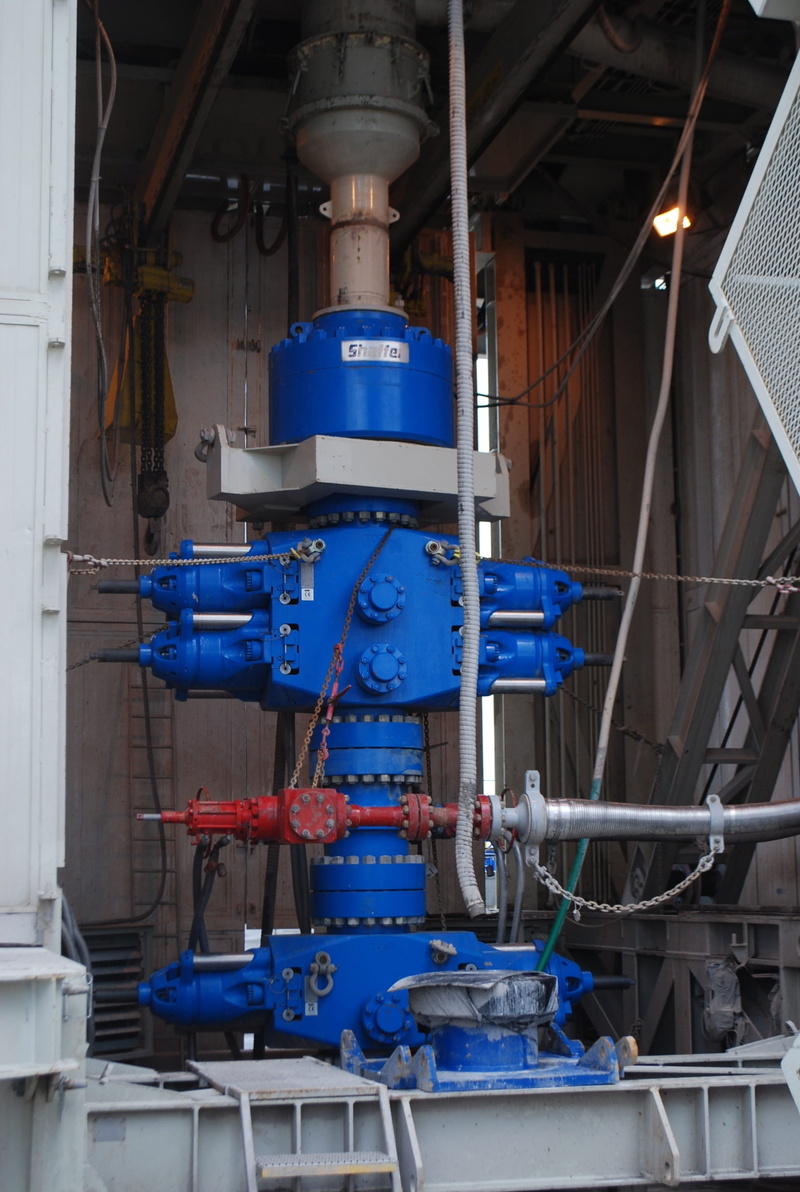 complexity, manufacturing equipment, Head, industrial equipment, factory, no people, industry, Drilling Rig, valve, control, connection, 2K, technology