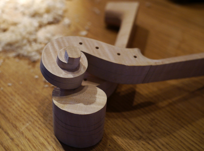wood, 2K, wood - material, selective focus, shavings, work tool, steel, hand tool, metal, strength, indoors, no people, spiral, flooring, equipment, tool
