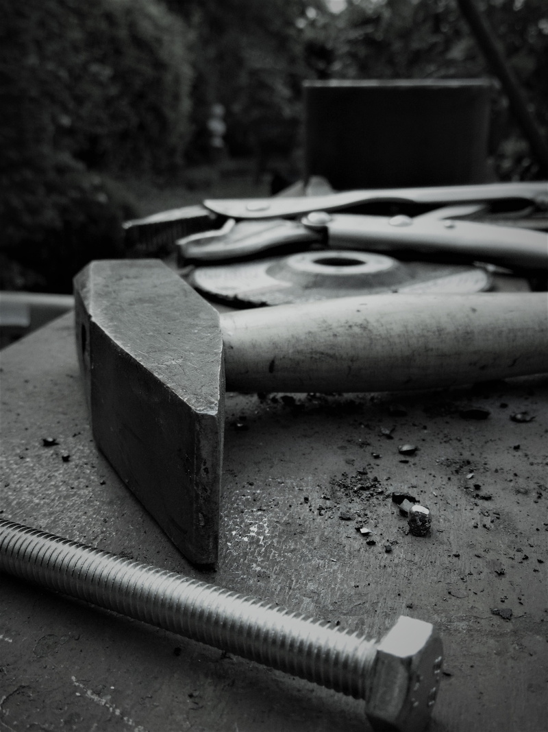 hard, works, still life, devices, rusty, selective focus, pliers, the past, no people, day, steel, work bench, close-up, industry, hammer, shavings, anvil