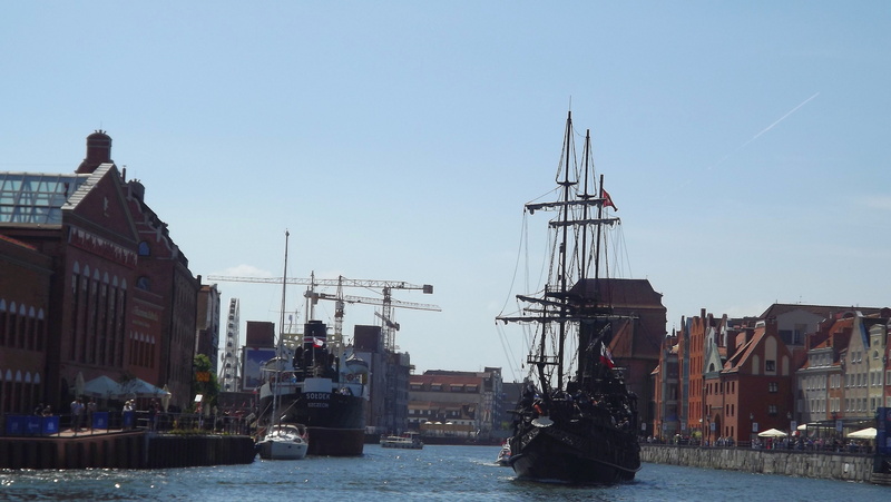 harbor, pier, 4K, architecture, monuments, moored, waterfront, ship, city, day, sea, view, clear sky, northern poland, sail boat didnt, canal, motlawa