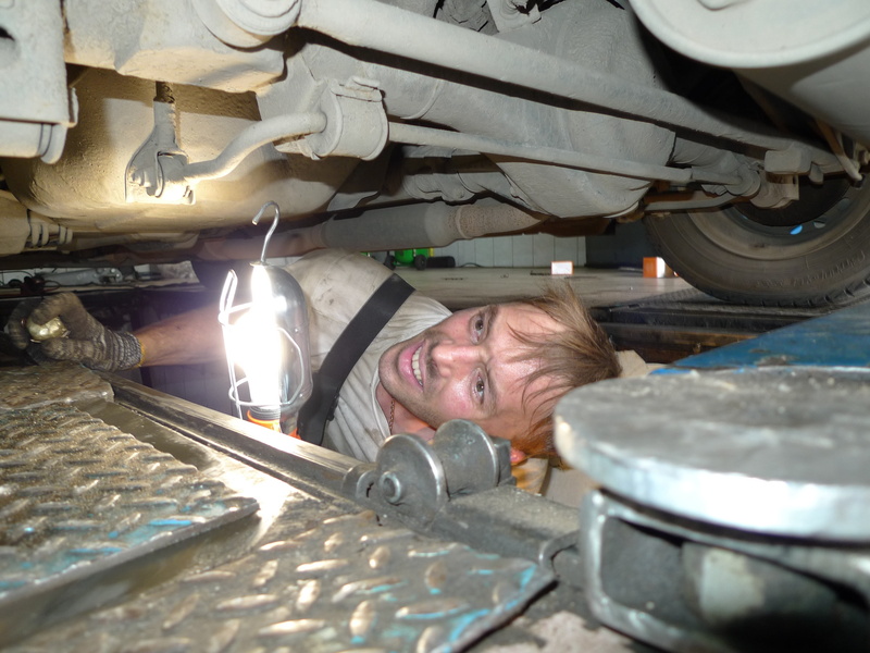 expertise, working, one person, vehicle, quality control, equipment, men, machinery, headshot, 2K, examining, portrait, business, metal, car service, indoors
