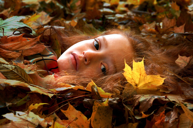 change, one person, leaves, looking at camera, women, day, smiling, lying down, lyingsleeping, autumn, 4K, girl, angel, beauty, emotion, little, lye, land