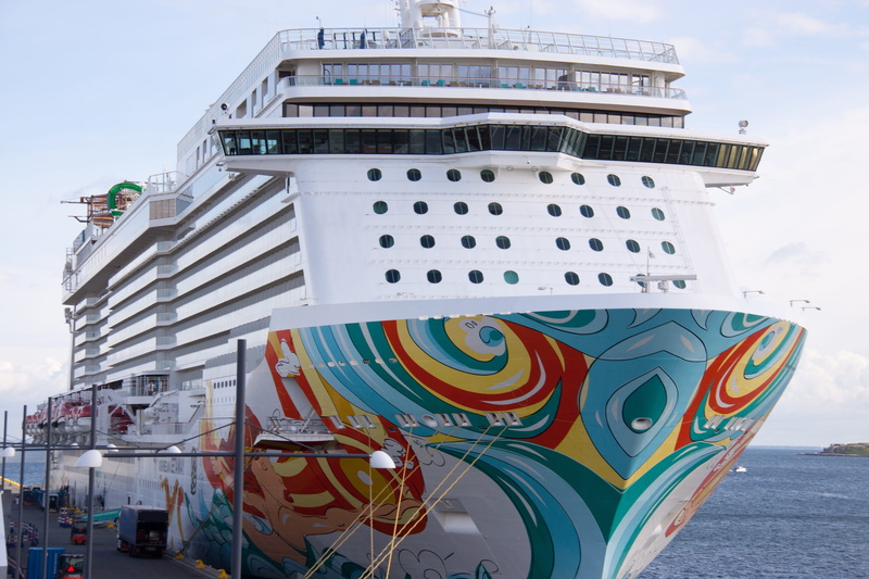 building exterior, pattern, city, berth, colorful, human representation, built structure, craft, water, 4K, cruise ship, building, outdoors, day, offset