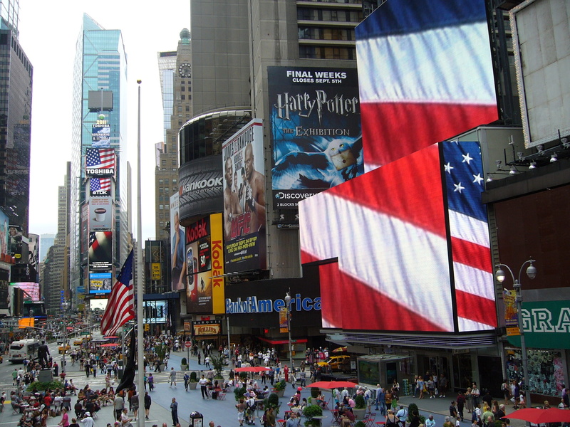 tarpaulin, boost, city, building, skyscraper, times square, architecture, crowd, text, advertisement, modern, daytime, flag, financial district, 1080P