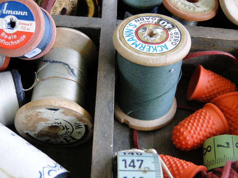 close-up, western script, script, craft, non-western script, sewing accessories, no people, coil, large group of objects, high angle view, variation, container
