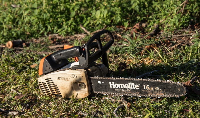 day, grass, nature, chainsaw, growth, land, no people, sunlight, close-up, machine, 2K, power, technology, outdoors, saw, stihl, chain, sign, western script