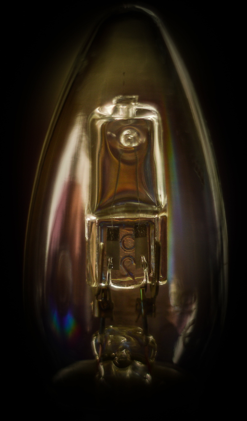 front view, figure, żarnikowa bulb, the filament, close-up, lanterns, sketch, machinery, transparent, clearly, art and craft, no people, reflection, black background