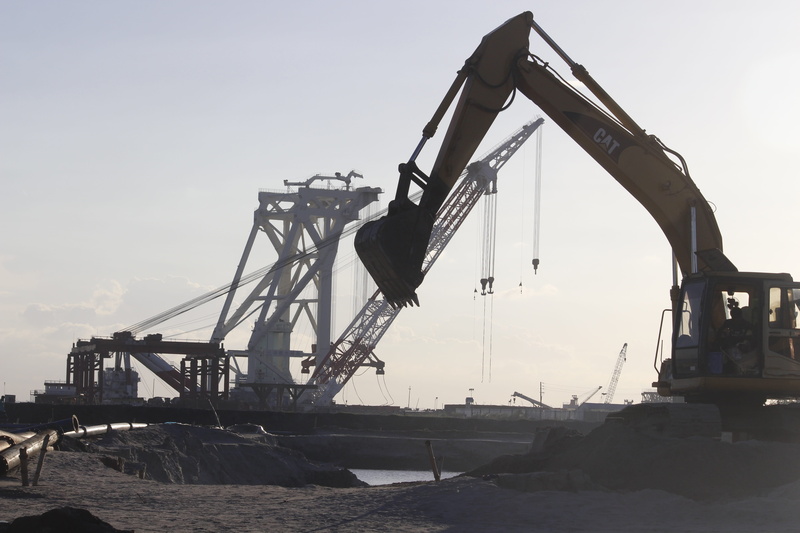 vehicle, machinery, under construction, mining, heavy, engineering, bulldozer, day, industrial equipment, no people, crane - construction machinery, nature