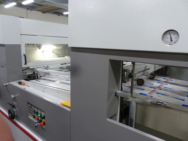 indoors, conveyor belt, machinery, working, automated, production line, no people, 4K, equipment, architecture, table, efficiency, healthcare and medicine