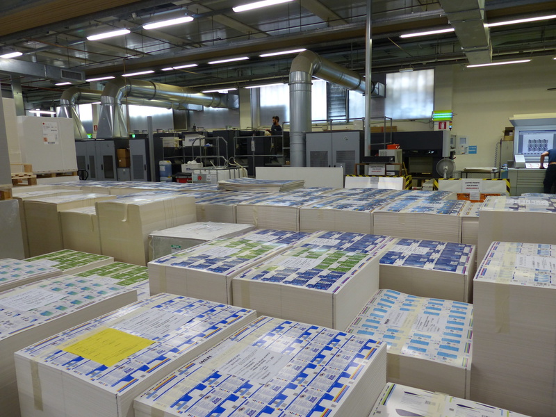choice, box - Container, indoors, Printing, store, warehouse, conveyor belt, manufacturing equipment, industrial equipment, abundance, large group of objects