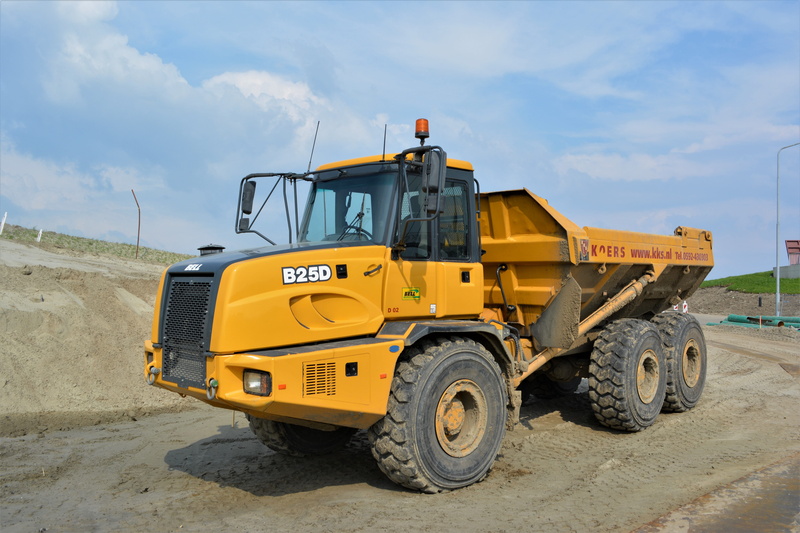 machinery, holland, bulldozer, road construction, construction equipment, dumper, industrial equipment, pps, construction site, tire, truck, outdoors, yellow