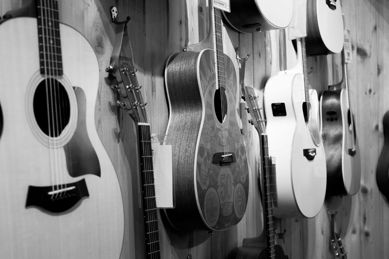 arts culture and entertainment, bass instrument, double bass, shop, acoustic guitar, guitar, 1080P, rock music, musical instrument, electric guitar, musical