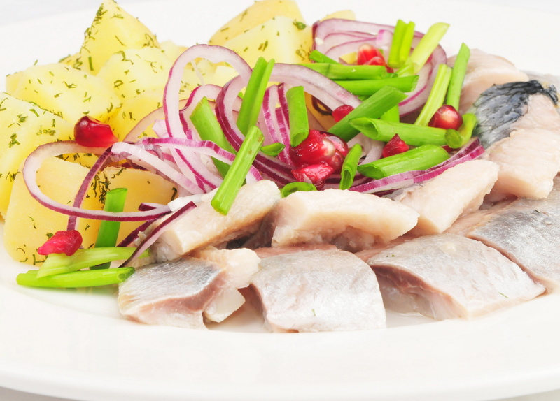 herring, sausage, vegetable, wellbeing, 5K, food And Drink, red, onions, plate, healthy Eating, snack, animal, vertebrate, food, fish, meal, ready-to-eat