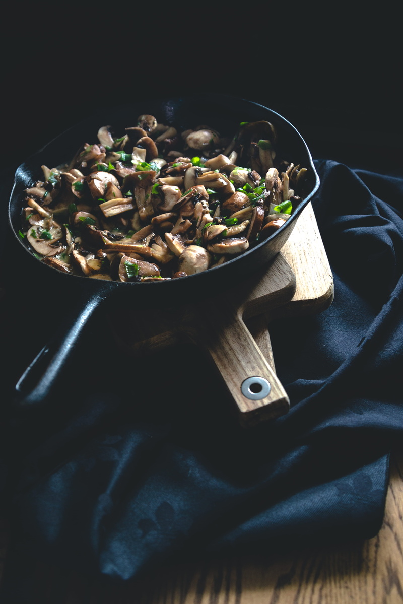 herbs, photography, chopping, mushrooms, ready-to-eat, black, household equipment, close-up, meal, vegetables, frying, breakfast, nonstick, freshness, recipe