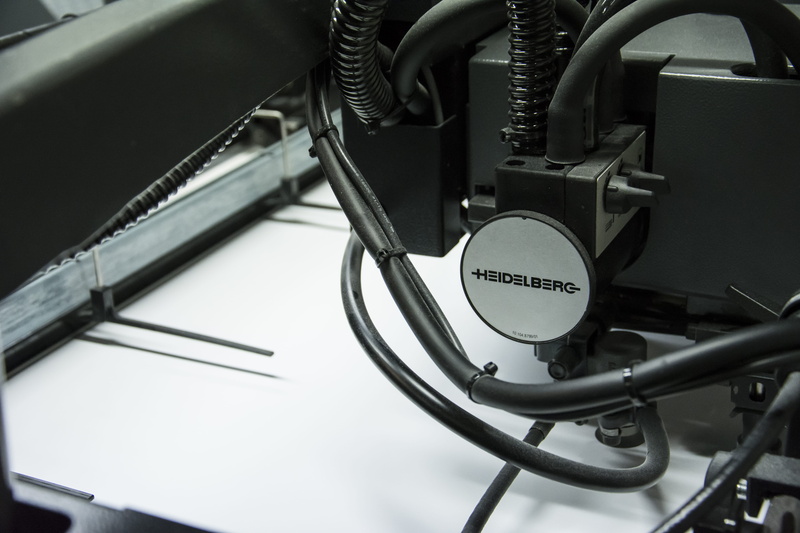 industrial, text, transportation, no people, tech, switch, 5K, hardware, cable, technology, selective focus, machine, metal, indoors, close-up, communication