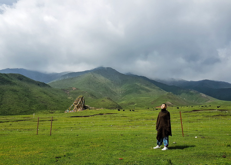 landscape, xining shi, beauty in nature, non-urban scene, sky, green color, nature, unnamed road, 4K, mountain range, cloud - sky, mountain, outdoors