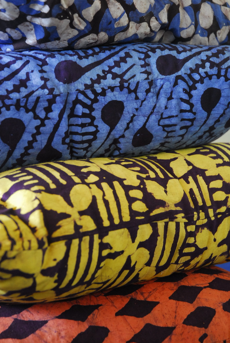 Textile, vertebrate, animal wildlife, 2K, cultures, animal, blue, animal themes, multi colored, floral pattern, one animal, art and craft, animal markings