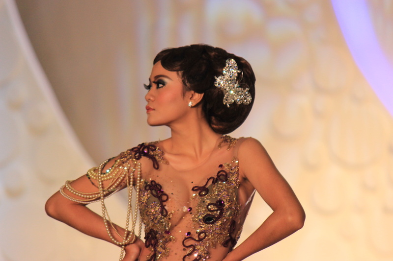 elegance, beautiful, adult, fashion, focus on foreground, female, girl, make-up, looking away, waist up, indoors, young adult, lifestyles, jewelry, malang