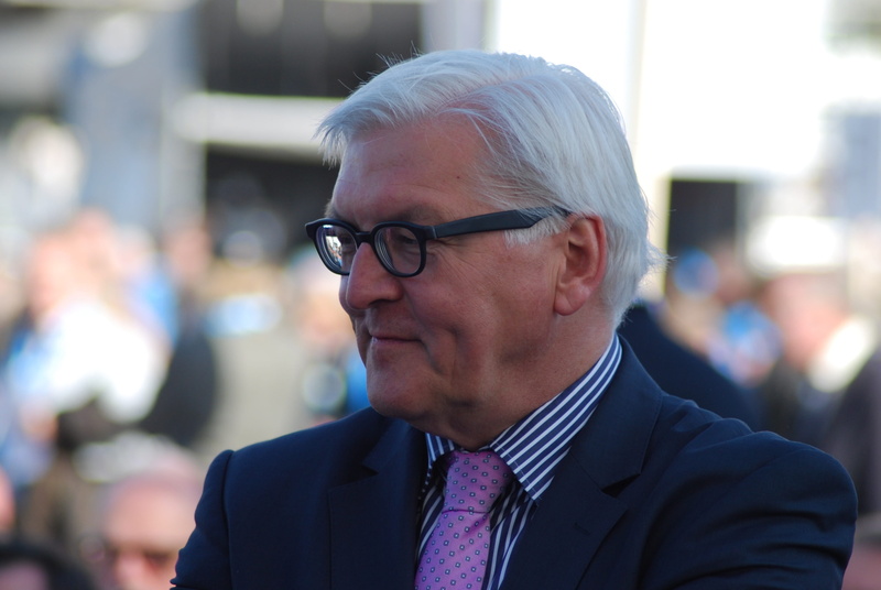 profile view, focus on foreground, businessman, eyeglasses, adult, steinmeier, headshot, hamburg, business person, men, males, gray hair, 4K, man, attire