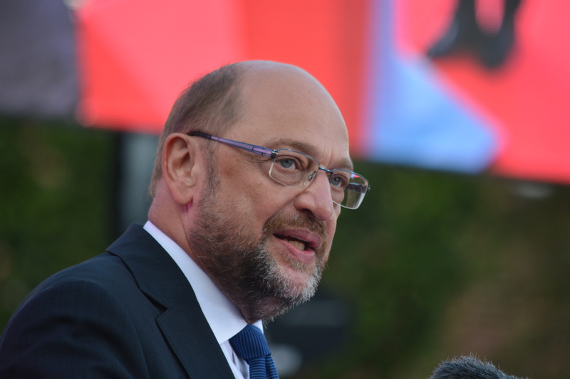 candidate for chancellor, well-dressed, spd, business, mature men, 5K, suit, portrait, beard, martin schulz, males, man, contemplation, business person