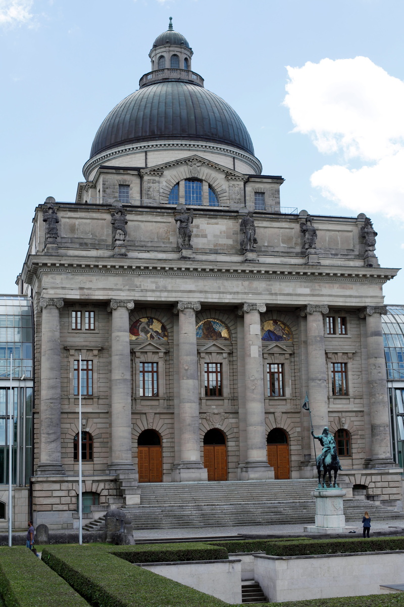 city, pompäs, nature, seat of government, facade, equestrian statue, places of interest, state chancellery, incidental people, bavaria, tourism, built structure