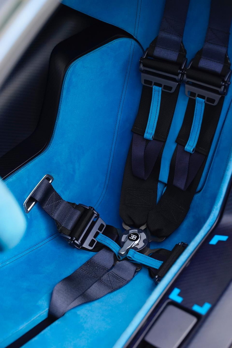 turismo, social issues, indoors, gran, seat, blue, day, travel, communication, 720P, bugatti, vision, transportation, gun, people, mode of transportation