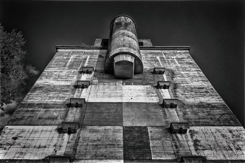 loopholes, black and white, outdoors, 5K, building, history, war, tower, the past, bunker, travel destinations, sky, historically, world war, protection