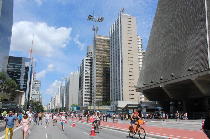 human, men, machine, modern, architecture, pedestrian, large group of people, são paulo, city, vehicle, crowd, sky, 5K, brazil, day, person, tower, road