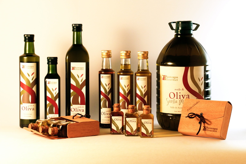 olive oil, glass - material, wine bottle, container, alcohol, no people, studio shot, food and drink, gifts, red wine, luxury, 5K, wine, glass, cork - stopper
