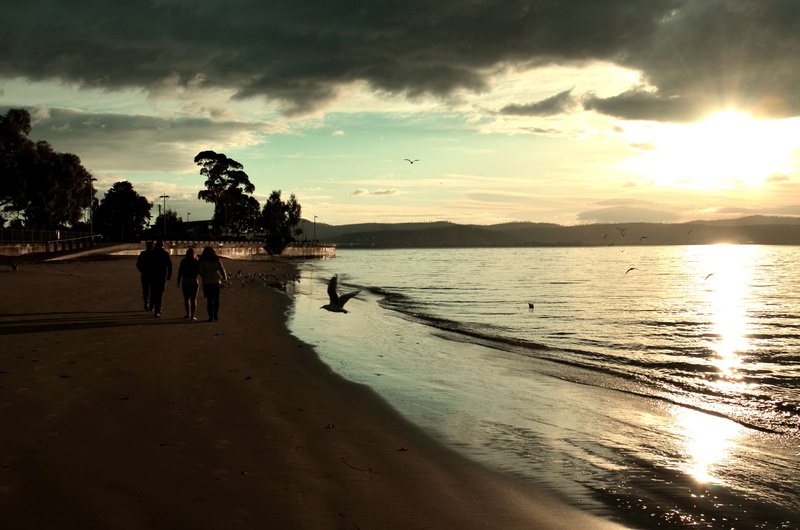 men, hobart, group of people, water, beauty in nature, friends, sea, nature, land, morning walk on beach, sky, outdoors, silhouette, 4K, lifestyles, tranquility